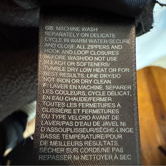 The North Face Men's Black Performance Jacket - Picture 6 of 13